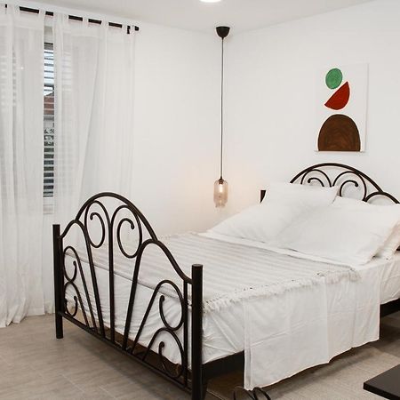 Vinea Suites Трогир Екстериор снимка
